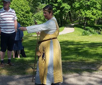 Guiden i medeltidskläder
