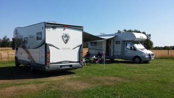 Två stiliga Nordic-bilar på Ålleberg