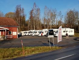 Bygdegården i Hedekas med uppställningsplats