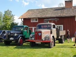 På Kristi Himmelsfärdsdagen var det samling av vackra veteranfordon ut