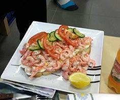 Connys lilla smörgås, med ett kilo räkor