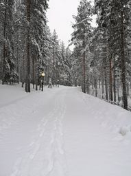 Morgongympa i ca 1 dm nysnö och uppförsbacke.