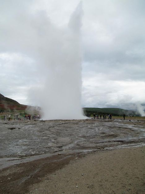 Strokkur vid Gesyr