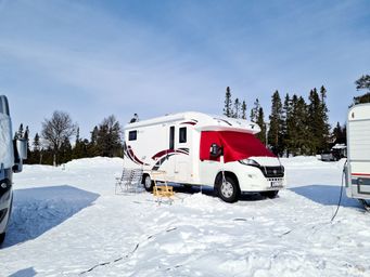 Delad 3:e plats: Rött vintertäcke