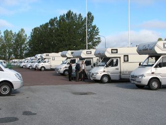Samling inför avresa till dagens gemensamma mål