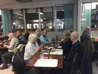 Fika, samling och umgänge på fredag eftermiddag