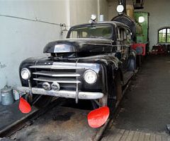 spår-anpassad VOLVO-droska
